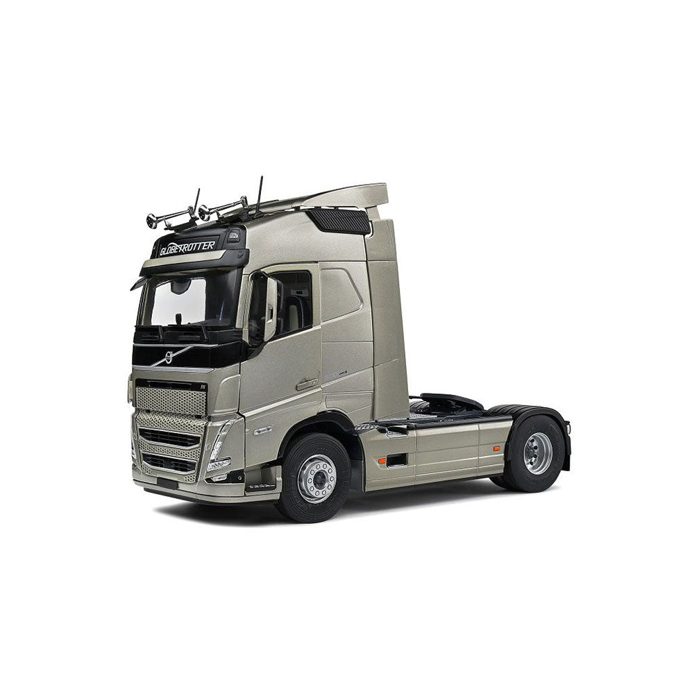 2021 Volvo Globetrotter XL Semi Truck 1/24 Scala