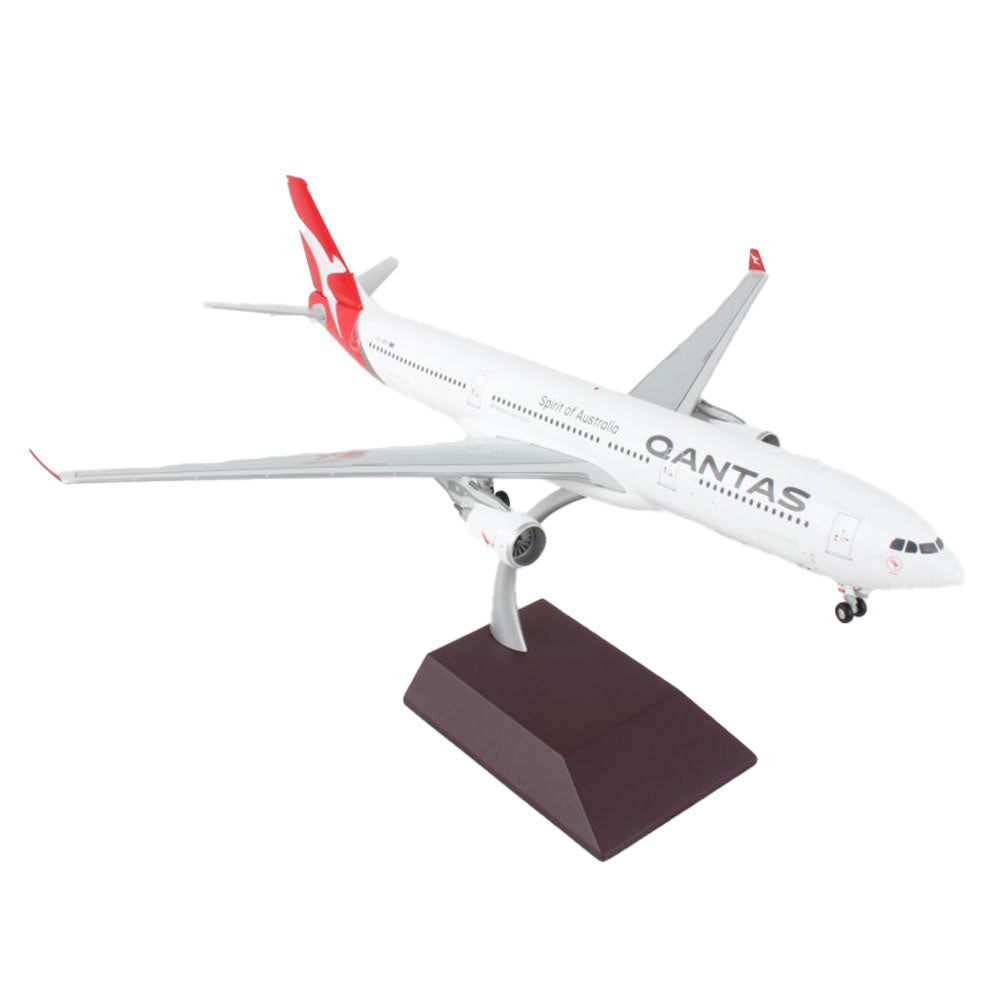 Qantas Airways A330-300 1/200 Scale Model