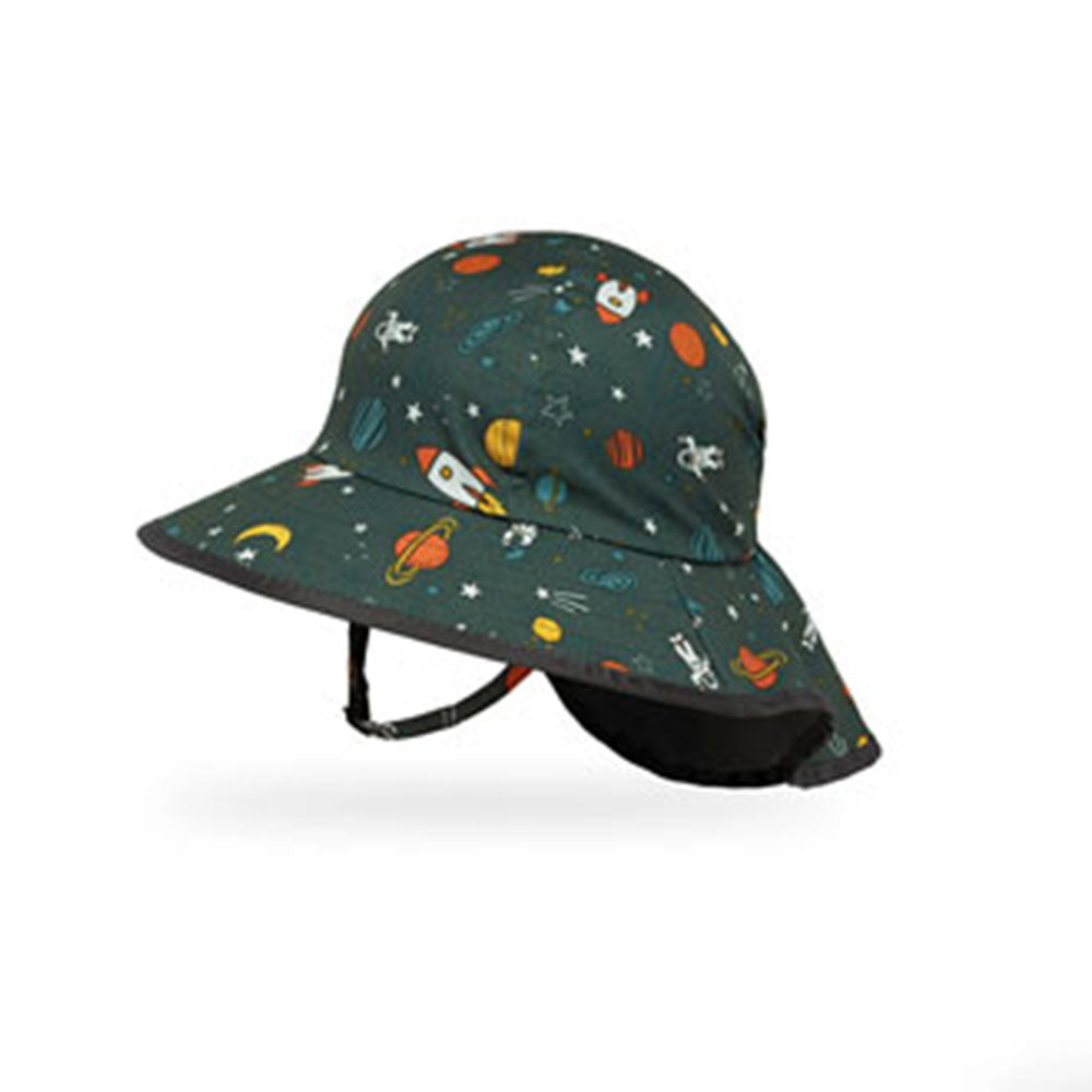 Kids Space Explorer gioca a cappello