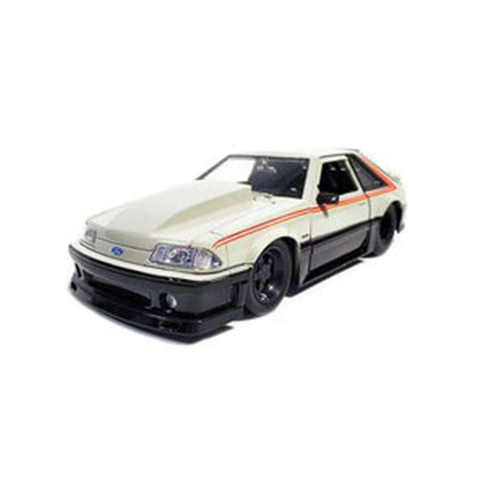 Ford Mustang GT 1989 1:24 Skala diecast fordon